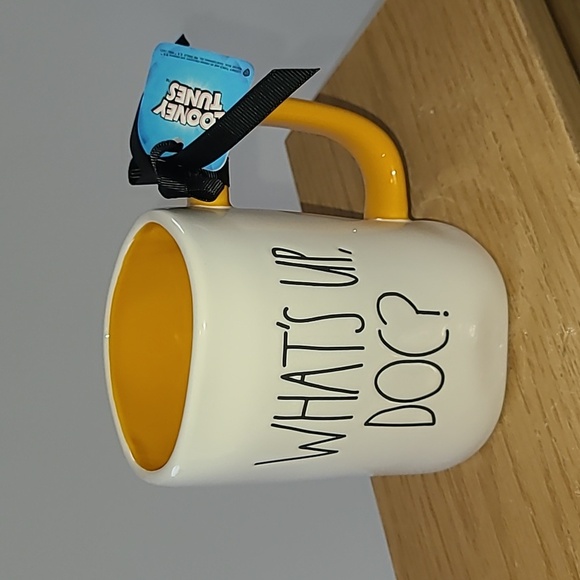 Looney Tunes Rae Dunn Bugs Bunny Mug - Picture 2 of 5